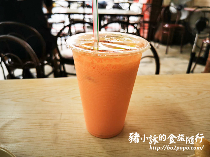 高雄。岡山》老字號新源發早餐店。清新獨特木瓜醬烤吐司(食尚玩家介紹) - 豬小詠的食旅隨行