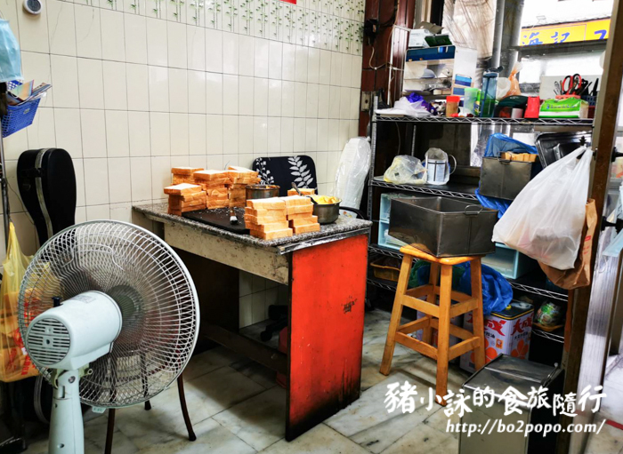 高雄。岡山》老字號新源發早餐店。清新獨特木瓜醬烤吐司(食尚玩家介紹) - 豬小詠的食旅隨行