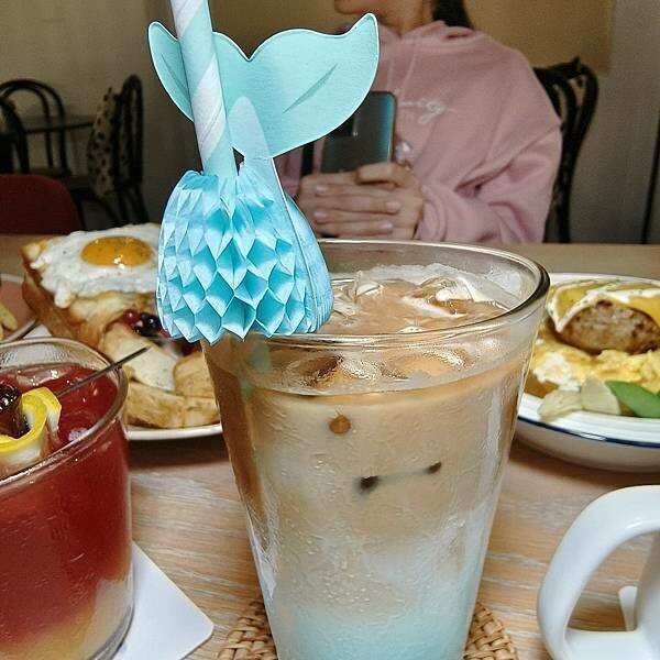 台東縣台東市台東鐵花商圈。熱鬧商圈吃喝玩樂樣樣通包,精選5商店,快來安排個多日遊迎新年