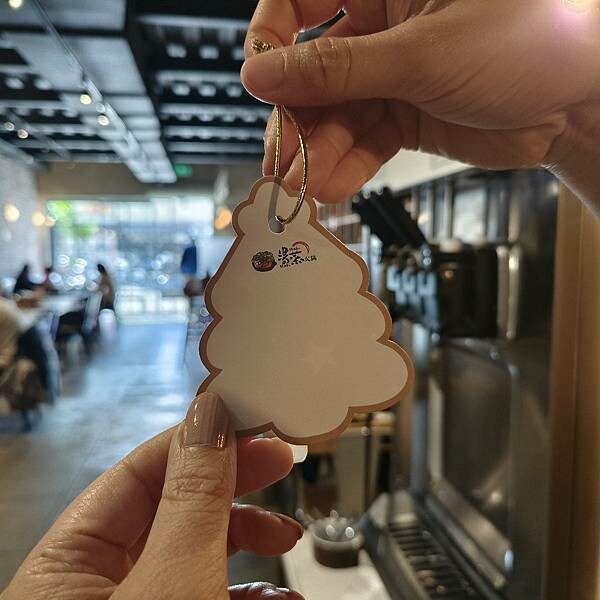 台東縣台東市台東鐵花商圈。熱鬧商圈吃喝玩樂樣樣通包,精選5商店,快來安排個多日遊迎新年