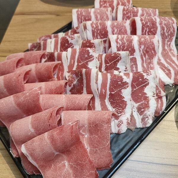 台東縣台東市台東鐵花商圈。熱鬧商圈吃喝玩樂樣樣通包,精選5商店,快來安排個多日遊迎新年