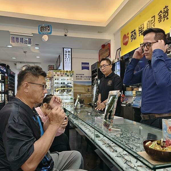 台東縣台東市台東鐵花商圈。熱鬧商圈吃喝玩樂樣樣通包,精選5商店,快來安排個多日遊迎新年