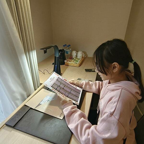 台東縣台東市台東鐵花商圈。熱鬧商圈吃喝玩樂樣樣通包,精選5商店,快來安排個多日遊迎新年