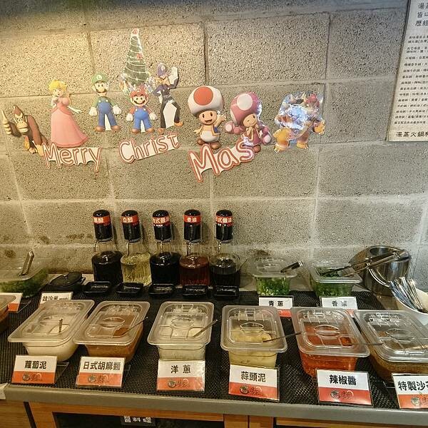 台東縣台東市台東鐵花商圈。熱鬧商圈吃喝玩樂樣樣通包,精選5商店,快來安排個多日遊迎新年