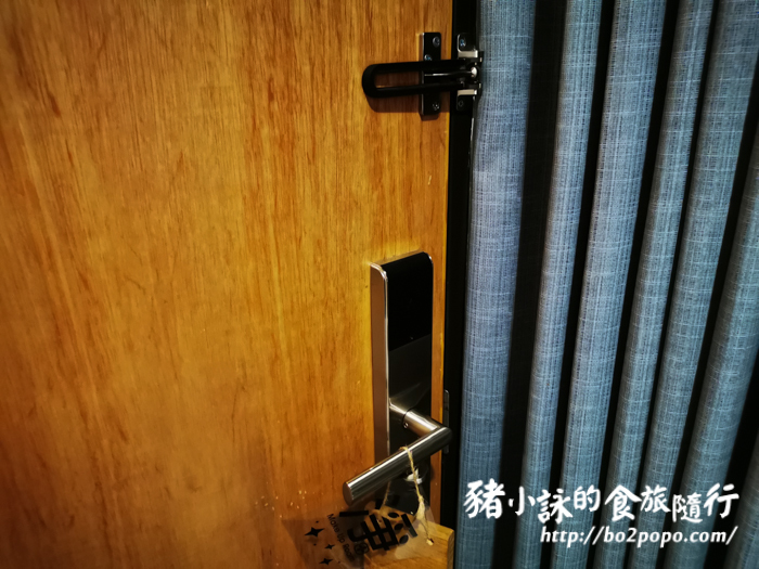 台北。萬華》町記憶旅店3館 Cho Hotel 3。價格親民的出差住宿點 - 豬小詠的食旅隨行