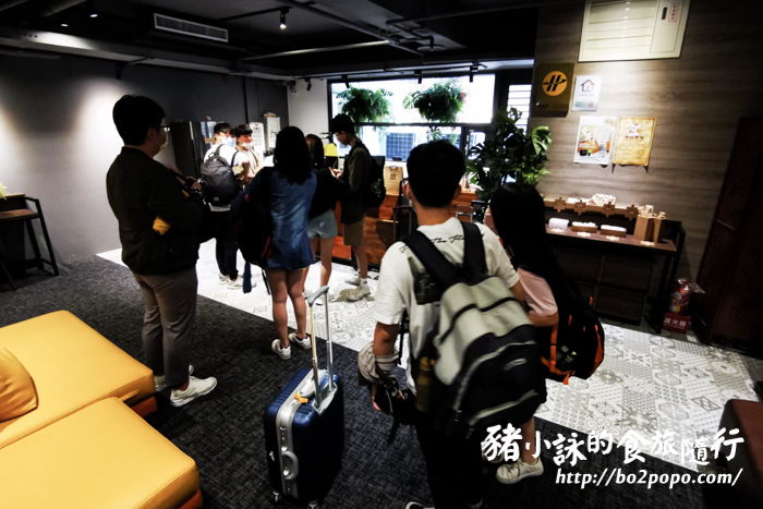 台北。萬華》町記憶旅店3館 Cho Hotel 3。價格親民的出差住宿點 - 豬小詠的食旅隨行