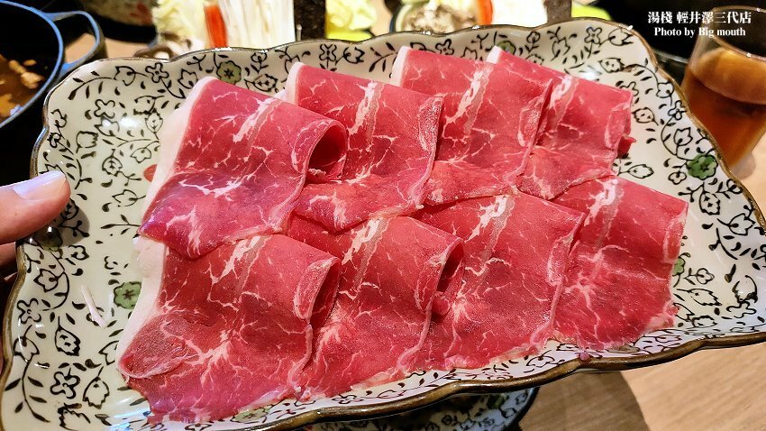 【台中火鍋】湯棧(輕井澤三代店)．主打麻油、燒酒、剝皮辣椒鍋!