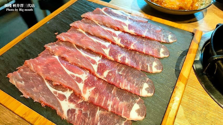 【台中火鍋】湯棧(輕井澤三代店)．主打麻油、燒酒、剝皮辣椒鍋!