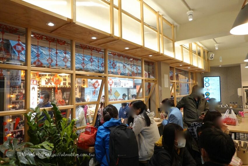 〖福又又〗不一樣的街景！小巷冒出40年老字號．新品牌文青風魚丸店．10元肉包銅板價 - 艾瑪▪ 享受吃喝玩樂札記