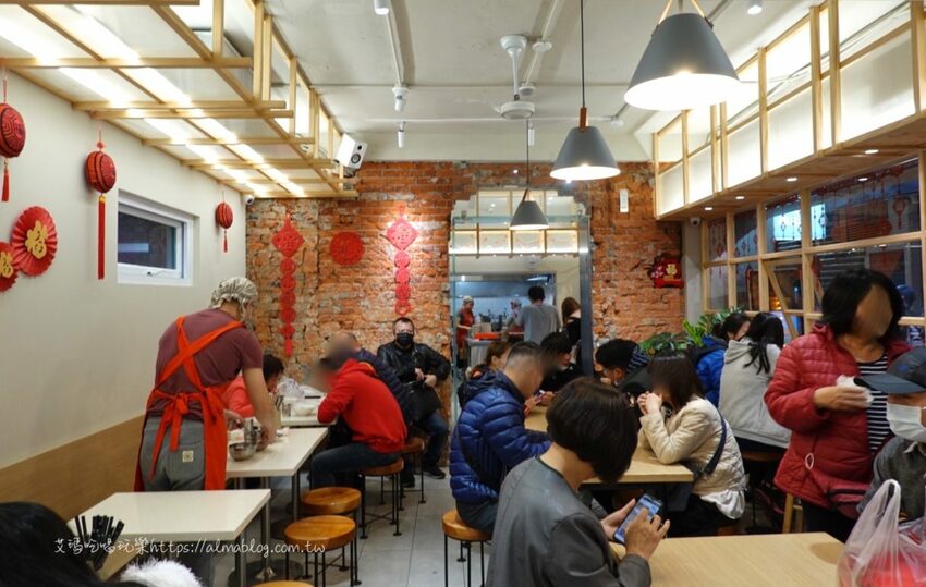 〖福又又〗不一樣的街景！小巷冒出40年老字號．新品牌文青風魚丸店．10元肉包銅板價 - 艾瑪▪ 享受吃喝玩樂札記