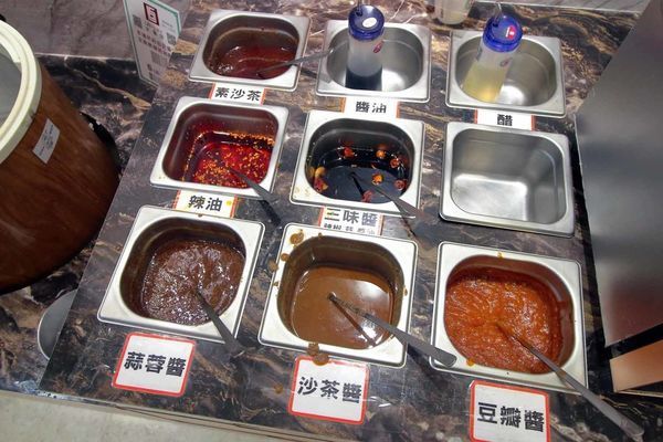 【台北美食】21金火鍋-平價湯頭又美味的超人氣小火鍋店