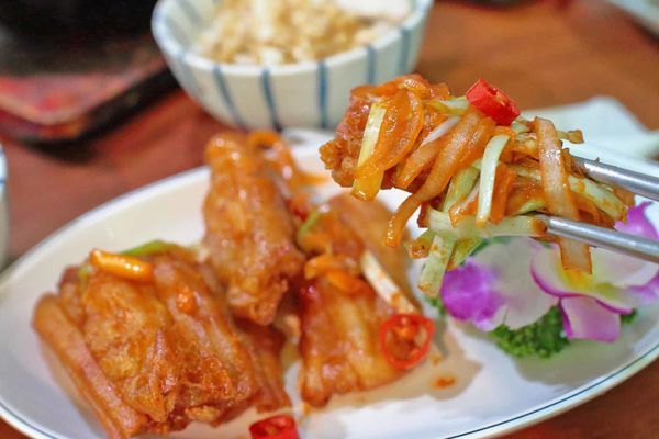 【台北美食】冇𠕇有麵擔-遼寧街夜市裡50年老字號美食小吃店