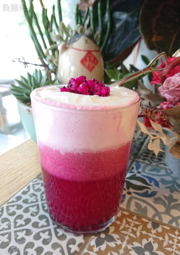 繽紛火龍果奶蓋茶1.jpg