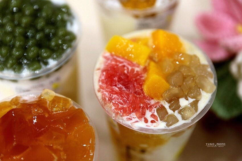 以台灣水果研發創意手搖飲！咀嚼控必點爆炸多滿滿配料｜小黃杯誰不愛-台味楊枝甘露專賣店(沙鹿飲料推薦)