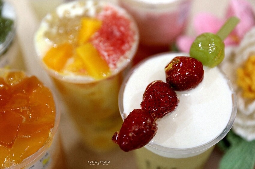 以台灣水果研發創意手搖飲！咀嚼控必點爆炸多滿滿配料｜小黃杯誰不愛-台味楊枝甘露專賣店(沙鹿飲料推薦)