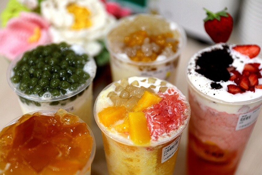 以台灣水果研發創意手搖飲！咀嚼控必點爆炸多滿滿配料｜小黃杯誰不愛-台味楊枝甘露專賣店(沙鹿飲料推薦)