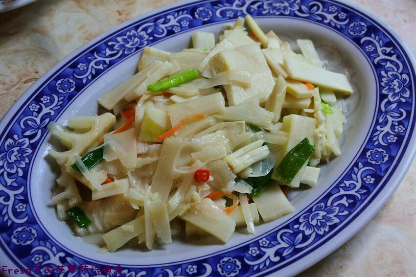 楠西景點│梅嶺梅仔雞賞梅趣「大眾餐廳」龜丹溫泉泡湯「天喜悅」梅嶺步道甜點咖啡「文山咖啡」窯烤披薩無菜