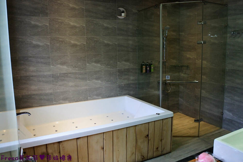 楠西景點│梅嶺梅仔雞賞梅趣「大眾餐廳」龜丹溫泉泡湯「天喜悅」梅嶺步道甜點咖啡「文山咖啡」窯烤披薩無菜