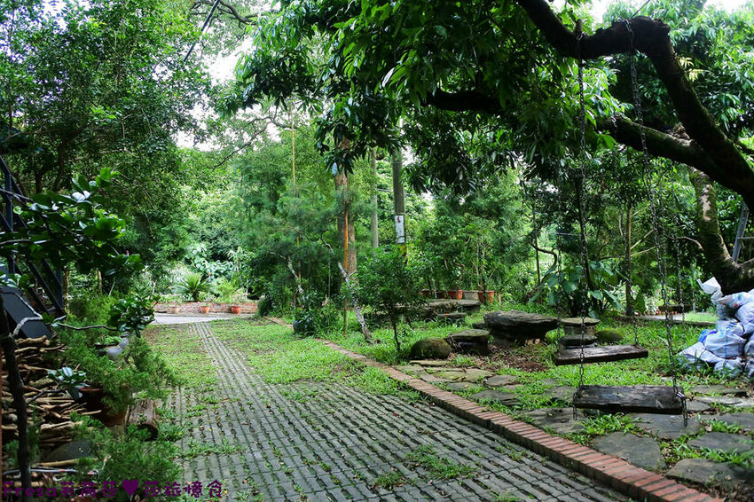 楠西景點│梅嶺梅仔雞賞梅趣「大眾餐廳」龜丹溫泉泡湯「天喜悅」梅嶺步道甜點咖啡「文山咖啡」窯烤披薩無菜