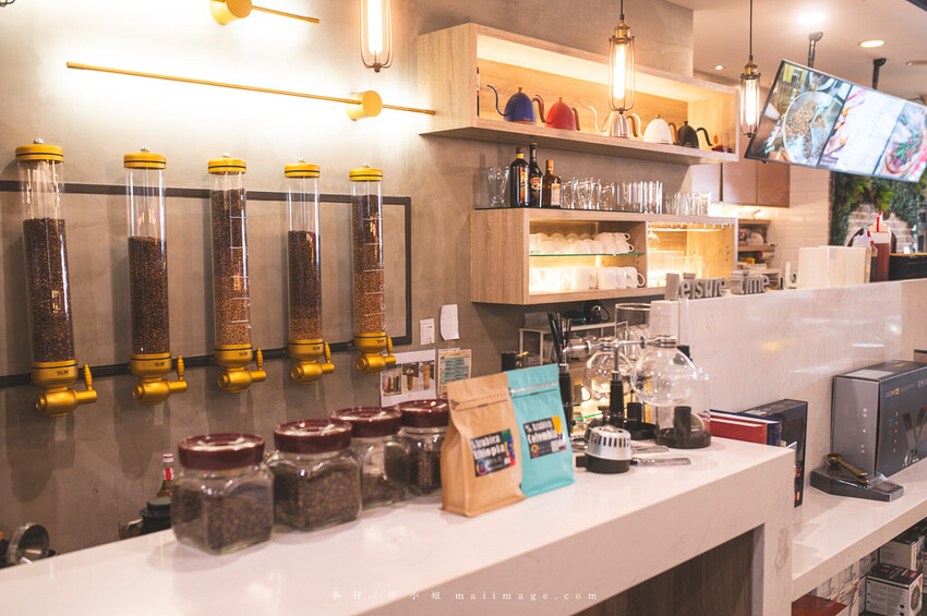 台北美食｜漫時生活Leisure time～內湖超大坪數義式餐廳，手工現作義式披薩必點、海膽明太子鮮蝦義大利麵也