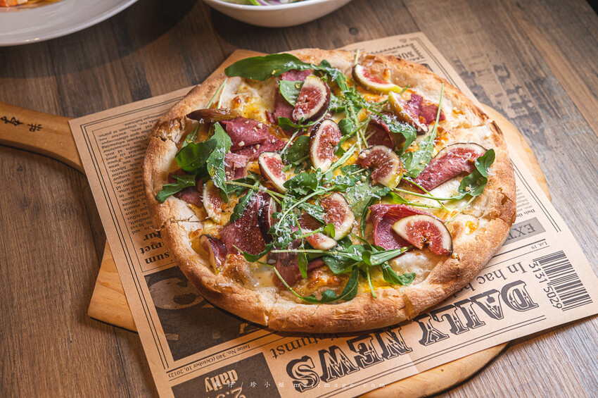 台北美食｜漫時生活Leisure time～內湖超大坪數義式餐廳，手工現作義式披薩必點、海膽明太子鮮蝦義大利麵也