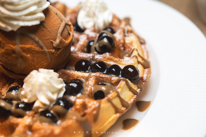 台北美食｜漫時生活Leisure time～內湖超大坪數義式餐廳，手工現作義式披薩必點、海膽明太子鮮蝦義大利麵也