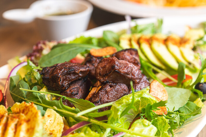 台北美食｜漫時生活Leisure time～內湖超大坪數義式餐廳，手工現作義式披薩必點、海膽明太子鮮蝦義大利麵也