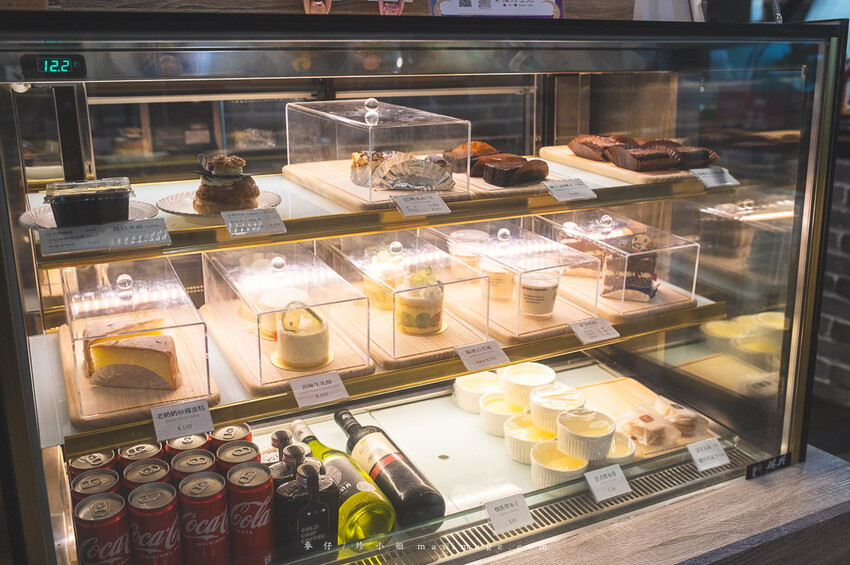 台北美食｜漫時生活Leisure time～內湖超大坪數義式餐廳，手工現作義式披薩必點、海膽明太子鮮蝦義大利麵也