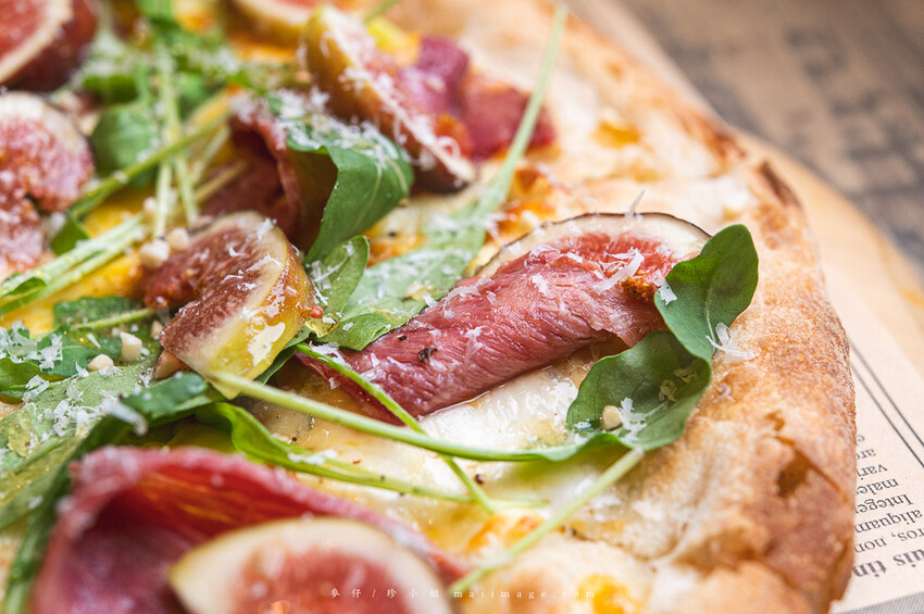 台北美食｜漫時生活Leisure time～內湖超大坪數義式餐廳，手工現作義式披薩必點、海膽明太子鮮蝦義大利麵也