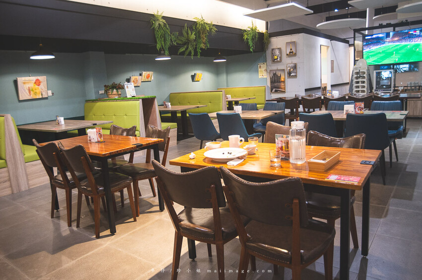 台北美食｜漫時生活Leisure time～內湖超大坪數義式餐廳，手工現作義式披薩必點、海膽明太子鮮蝦義大利麵也