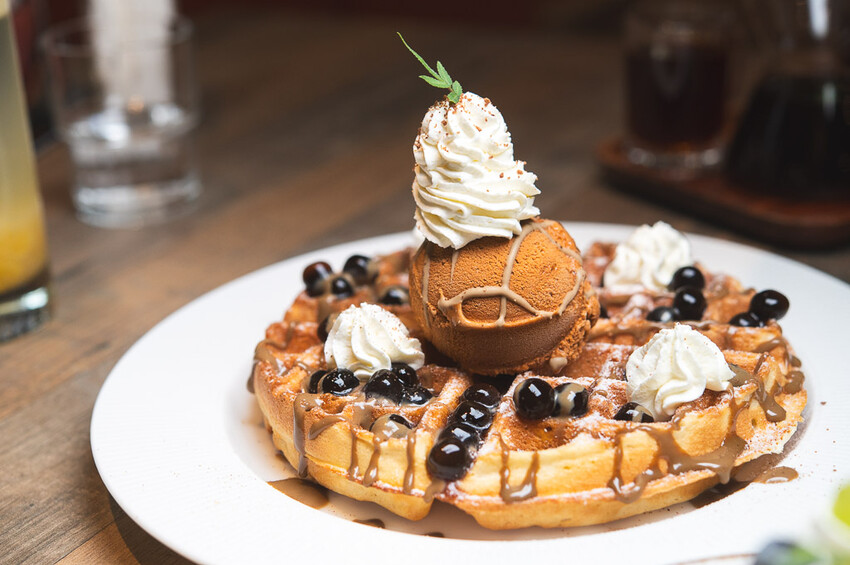 台北美食｜漫時生活Leisure time～內湖超大坪數義式餐廳，手工現作義式披薩必點、海膽明太子鮮蝦義大利麵也