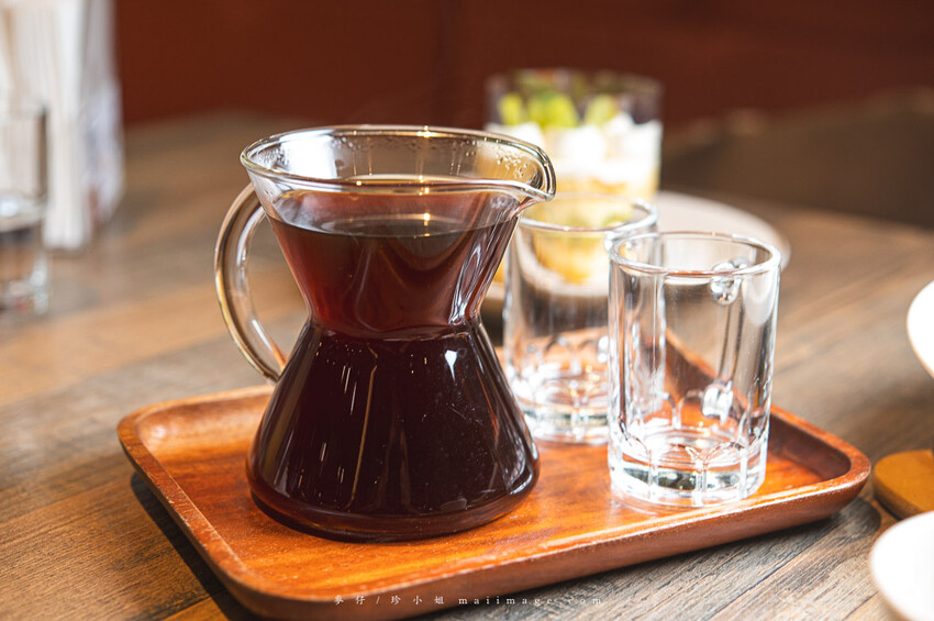 台北美食｜漫時生活Leisure time～內湖超大坪數義式餐廳，手工現作義式披薩必點、海膽明太子鮮蝦義大利麵也