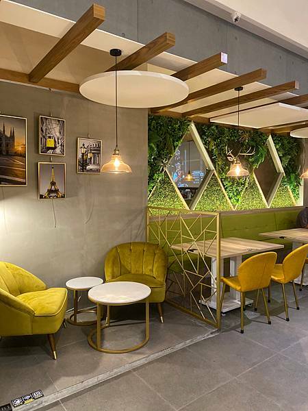 (台北港墘站)漫時生活Leisure Time 台北內湖美食咖啡廳推薦 上班族美食推薦不限時文青咖啡廳 義式手工披薩及輕食多選擇 可空間出租團體包場