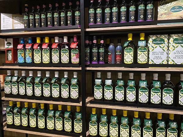 (台北港墘站)漫時生活Leisure Time 台北內湖美食咖啡廳推薦 上班族美食推薦不限時文青咖啡廳 義式手工披薩及輕食多選擇 可空間出租團體包場