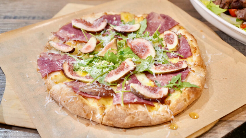 台北市內湖區[內湖美食] 漫時生活 內湖不限時咖啡廳｜港墘站聚餐首選！必吃現做窯烤披薩 珍奶鬆餅