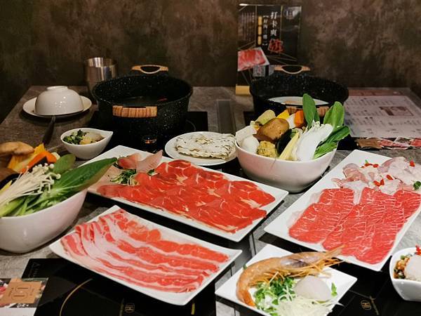 台北市信義區美食推薦 CP值爆表1+1鍋物雙主餐多肉火鍋298起 ATT 4 FUN 5樓(ATT旗艦店)