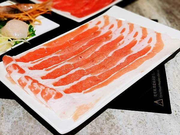 台北市信義區美食推薦 CP值爆表1+1鍋物雙主餐多肉火鍋298起 ATT 4 FUN 5樓(ATT旗艦店)