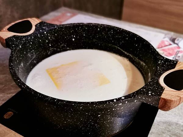 台北市信義區美食推薦 CP值爆表1+1鍋物雙主餐多肉火鍋298起 ATT 4 FUN 5樓(ATT旗艦店)