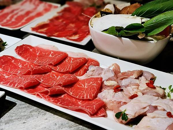 台北市信義區美食推薦 CP值爆表1+1鍋物雙主餐多肉火鍋298起 ATT 4 FUN 5樓(ATT旗艦店)