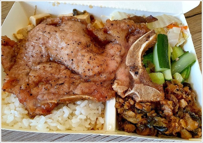 【桃園美食】大有便當．在地人激推，配菜不油膩，炸雞腿飯必點!