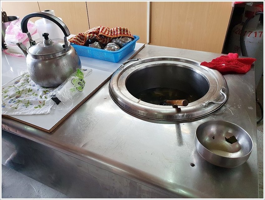 【桃園美食】大有便當．在地人激推，配菜不油膩，炸雞腿飯必點!