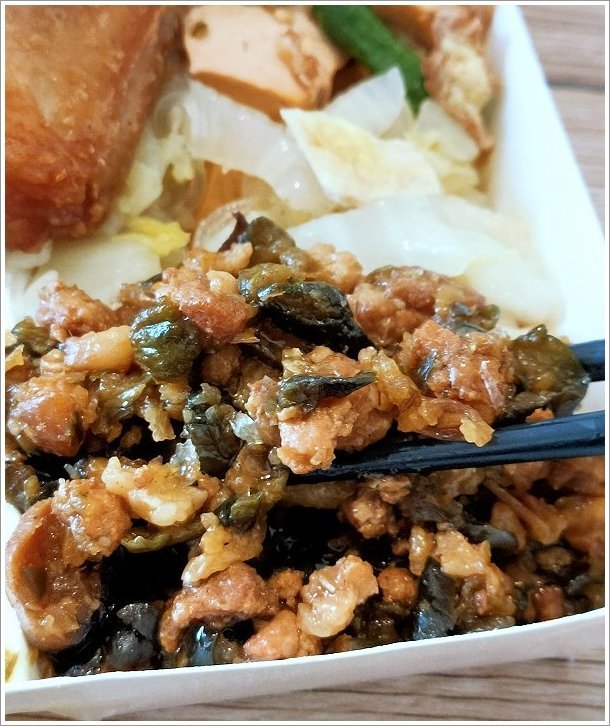 【桃園美食】大有便當．在地人激推，配菜不油膩，炸雞腿飯必點!