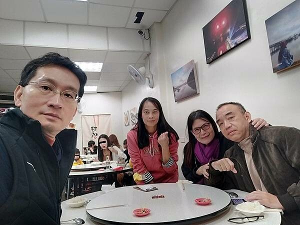 南投伊達邵部落老街蒸開心~湯包家常菜餐廳~各項菜色很大盤~讓