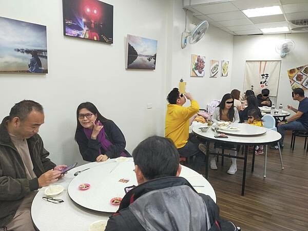 南投伊達邵部落老街蒸開心~湯包家常菜餐廳~各項菜色很大盤~讓