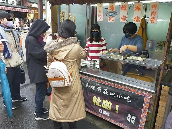 南投伊達邵部落老街蒸開心~湯包家常菜餐廳~各項菜色很大盤~讓