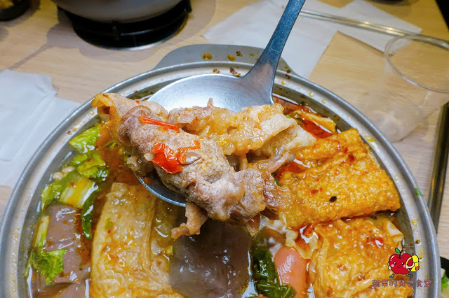 [食記] 新竹東區 - 甲黑哥 平價小火鍋 濃郁起司牛奶鍋香醇百搭 海鮮魚片鍋鮮甜份量足 飲料冰淇淋爆米花自助吧