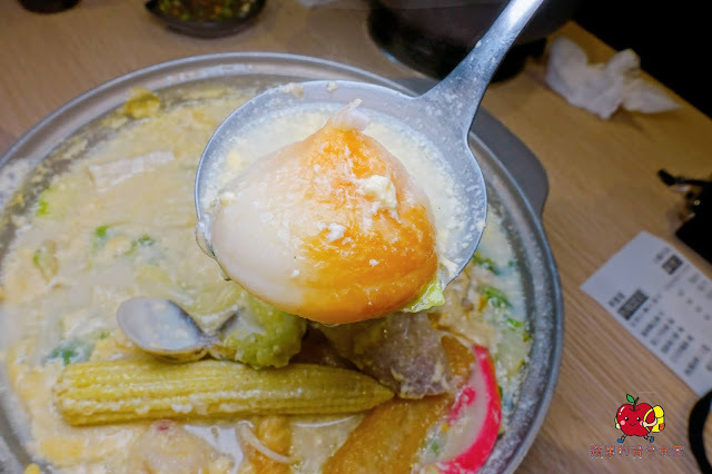 [食記] 新竹東區 - 甲黑哥 平價小火鍋 濃郁起司牛奶鍋香醇百搭 海鮮魚片鍋鮮甜份量足 飲料冰淇淋爆米花自助吧