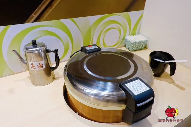 [食記] 新竹東區 - 甲黑哥 平價小火鍋 濃郁起司牛奶鍋香醇百搭 海鮮魚片鍋鮮甜份量足 飲料冰淇淋爆米花自助吧