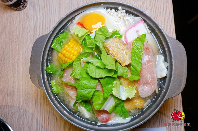 [食記] 新竹東區 - 甲黑哥 平價小火鍋 濃郁起司牛奶鍋香醇百搭 海鮮魚片鍋鮮甜份量足 飲料冰淇淋爆米花自助吧