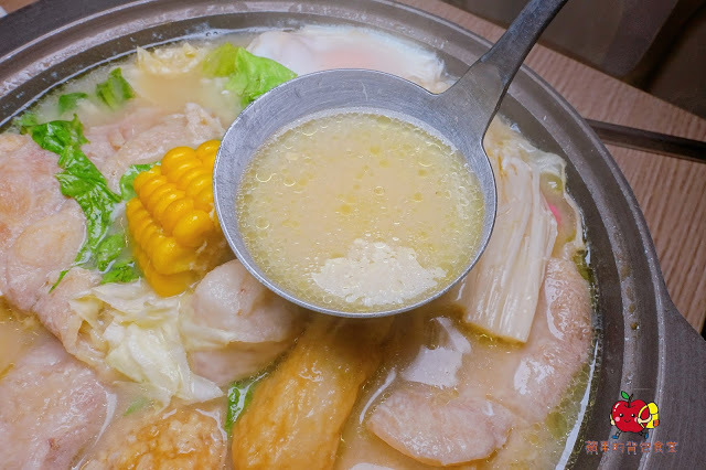 [食記] 新竹東區 - 甲黑哥 平價小火鍋 濃郁起司牛奶鍋香醇百搭 海鮮魚片鍋鮮甜份量足 飲料冰淇淋爆米花自助吧